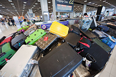 為什么都說下飛機后行李箱上的標(biāo)簽最好留著？行李托運的這些小細(xì)節(jié)很重要